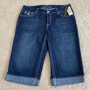 INC DENIM CAPRIS CURVY FIT NWT